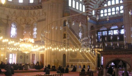 FOTO: Vnitřní prostor Selimovy mešity