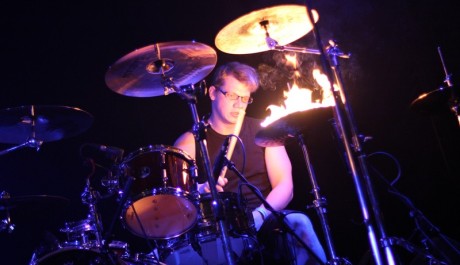 foto: buben&iacute;k kapely Dirty Blondes