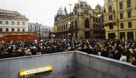 FOTO: Slavnostn&iacute; otev&iacute;r&aacute;n&iacute; metra na N&aacute;měst&iacute; republiky