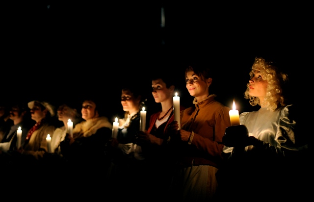 FOTO: Eva Nadáždyová jako anděl ve hře České Vánoce v divadle ABC 2010