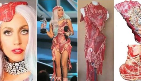 FOTO: Lady Gaga a její kostým z masa