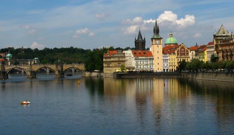 FOTO: Karlův most a bývalé Staroměstské mlýny, Praha