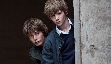 Elias (Markus Rygaard) a Christian (William Jøhnk Juel Nielsen) FOTO: Fotografie z filmu Lepší svět (2010).