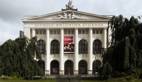 FOTO: Budova Divadla Antonína Dvořáka