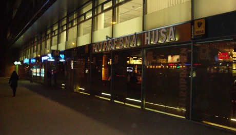 FOTO: Potrefen&aacute; husa na Pankr&aacute;ci