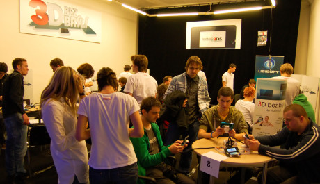 Nintendo 3DS -nadšení z 3D bez brýlí Foto: Nintendo 3DS -nadšení z 3D bez brýlí