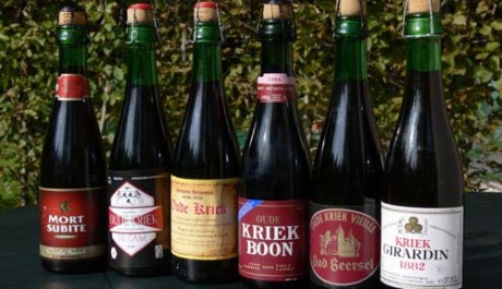 FOTO: Tradičn&iacute; lahve Krieku s obsahem 75cl