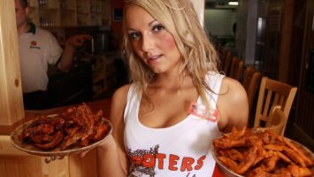 FOTO: Hooters v Čechách