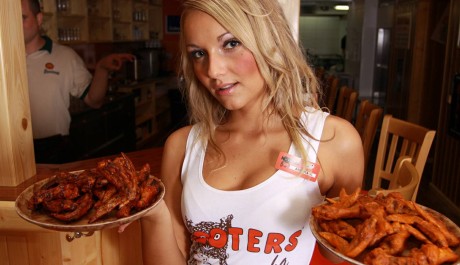 FOTO: Hooters v Čech&aacute;ch