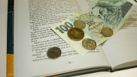 FOTO: Knihy a peníze