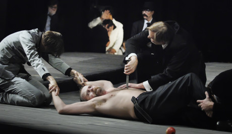 FOTO: Shylock bere svou libru masa