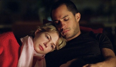 FOTO: Michelle Williams a Gael García Bernal ve filmu Mamut