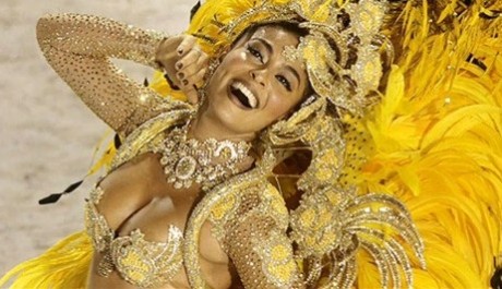 FOTO: Tanečnice samby na karnevalu v Rio de Janeiru