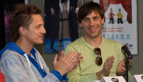 FOTO: Ondřej Ruml a Roman Vojtek na tiskové konferenci k muzikálu Quasimodo