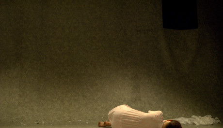 FOTO: Minimalistická scéna