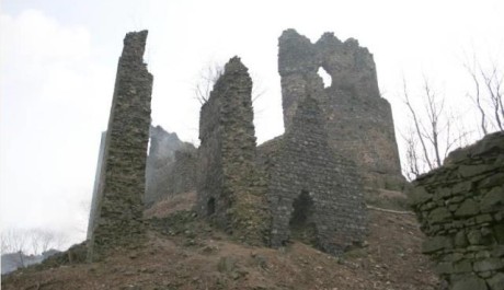 FOTO: zř&iacute;cenina hradu Egerberk, Lestkov