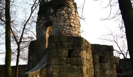 FOTO: Kočičí hrad v zámeckém parku Dolní Počernice