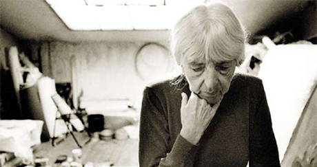 Adriena Šimotová v ateliéru, 2001