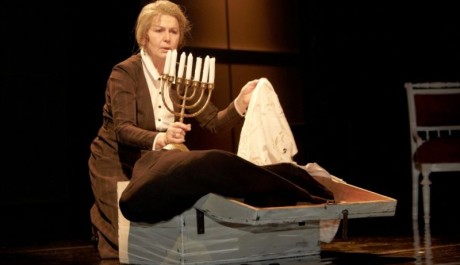 FOTO: Eli&scaron;ka Balzerov&aacute; v představen&iacute; Shapira