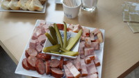 FOTO: Klobásky, slanina, šunka