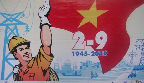 FOTO: Politick&yacute; plak&aacute;t k 75. v&yacute;roč&iacute; vietnamsk&eacute; nez&aacute;vislosti