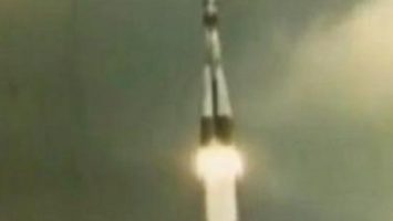 FOTO: Kosmická loď Vostok 1 odnáší na oběžnou dráhu prvního člověka