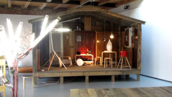 FOTO: Výstava Alvara Aaltoa v galerii Křehký, 2011