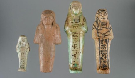 FOTO: Vešebty - pohřební sošky