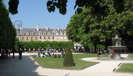 FOTO: Place des Vosges v Paříži