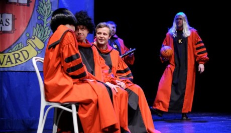 FOTO: Premiéra inscenace Viktor K. aneb Český národ neskoná v Městských divadlech pražských