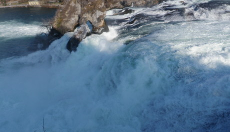FOTO: Vodop&aacute;dy Rheinfall