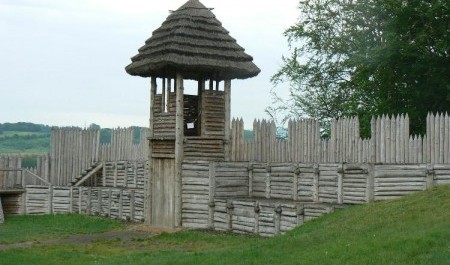 FOTO: Archeopark v Chotěbuzi u Česk&eacute; Tě&scaron;&iacute;na 