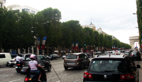 Champs Elysees, Paříž FOTO: Champs Elysees, Paříž