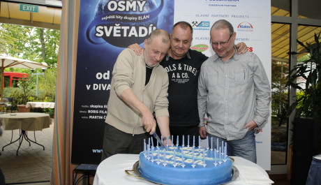 FOTO: Skupina ELÁN na tiskové konferenci k muzikálu Osmý světadíl Divadla Kalich