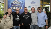 FOTO: Ján Ďurovčík a Michal Kocourek se skupinou ELÁN na tiskové konferenci k muzikálu Osmý světadíl Divadla Kalich
