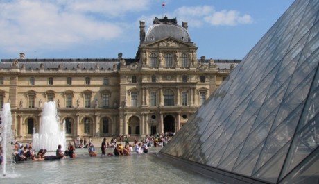 FOTO: Pařížský palác Louvre
