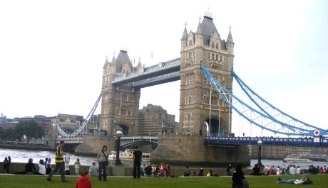 FOTO: Tower Bridge patří ke skvostům Británie