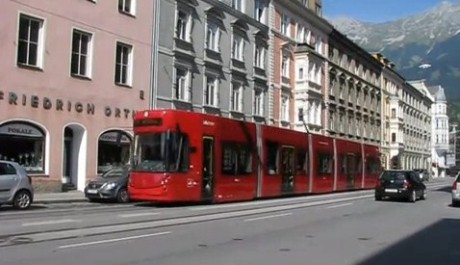 FOTO: Tramvaje se staly nepostradatelnou souč&aacute;st&iacute; města