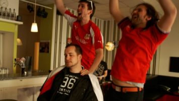 Foto: High Five - Wake Up