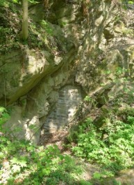 FOTO: zazděný vstup do štoly