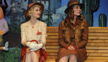 FOTO: Petra Nakládalová s Annou Polívkovou v připravované inscenaci Zločin v Posázavském Pacifiku Divadla Kalich