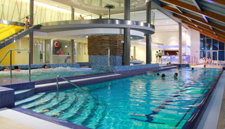 FOTO: Term&aacute;ln&iacute; baz&eacute;n v hotelu Horal se slanou vodou