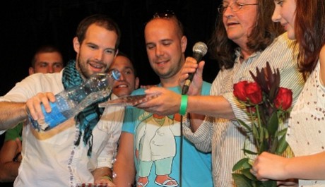 FOTO: Patricie při křtu alba společně se skupinou Nightwork a Ivanem Hlasem