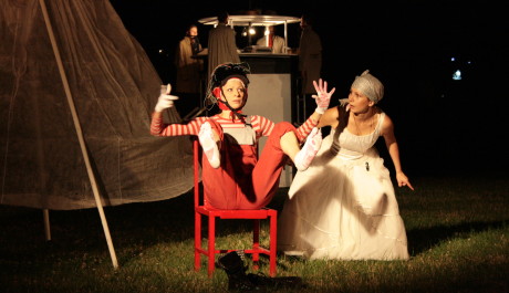 Festival Za dveřmi je Nultý Bod (Teatr Kana)
