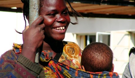 FOTO: Role matky v Africe je na na&scaron;e poměry nestandardn&iacute;