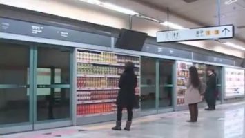 FOTO: Tesco supermarket v soulském metru