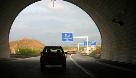 FOTO: Če&scaron;t&iacute; turist&eacute; by si měli d&aacute;vat pozor i na zahraničn&iacute;ch silnic&iacute;ch