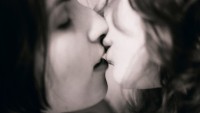 FOTO:Lesbický polibek