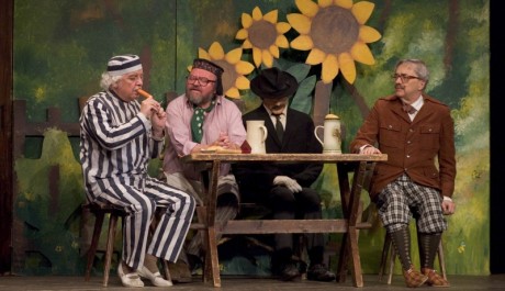 Foto: Představení Hospoda na mýtince (Divadlo Járy Cimrmana)