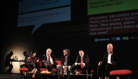Foto: Pořad Interpelace na Nové scéně Národního divadla